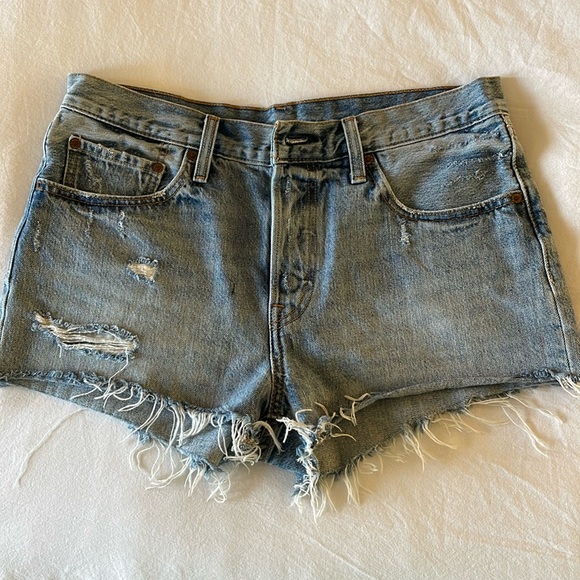 Levi shorts - Picture 2 of 4